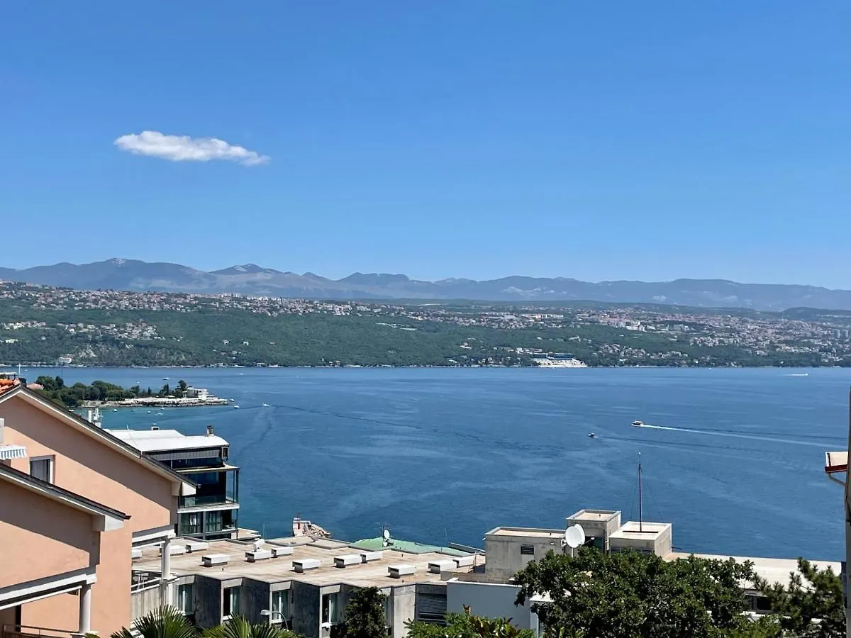 Old Lady Opatija Apartment