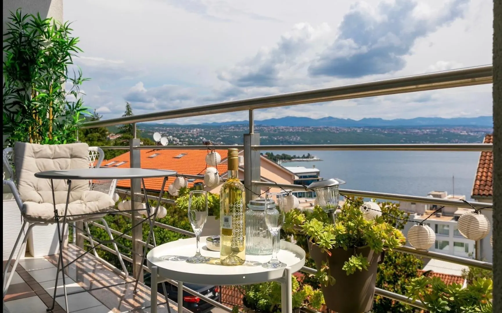Old Lady Opatija Apartment